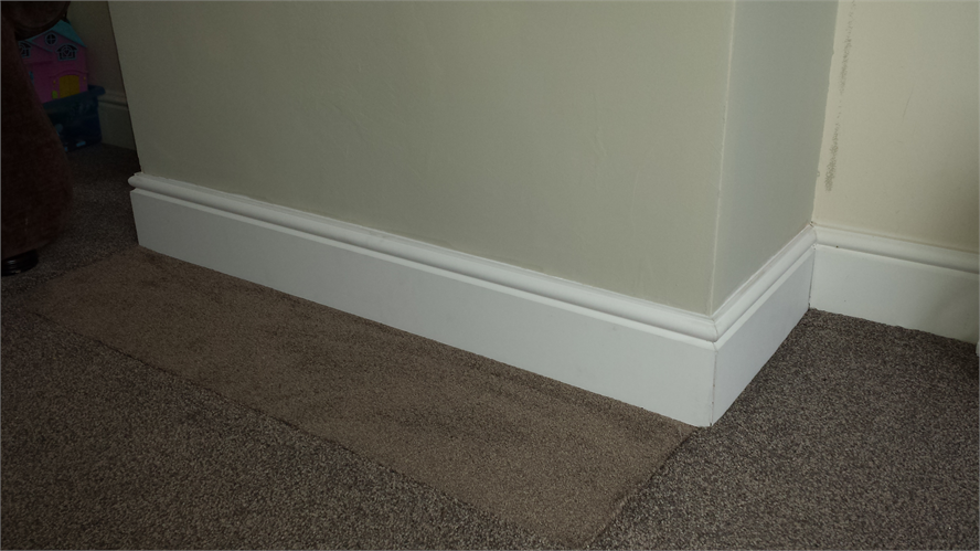 Fitting new skirting board