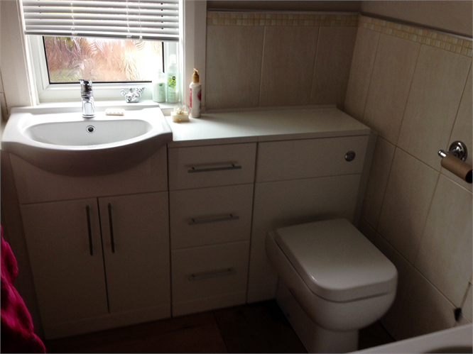 Wc and wash basin
