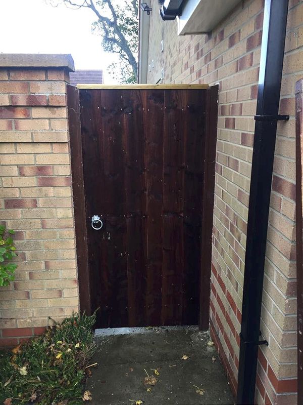 Gate