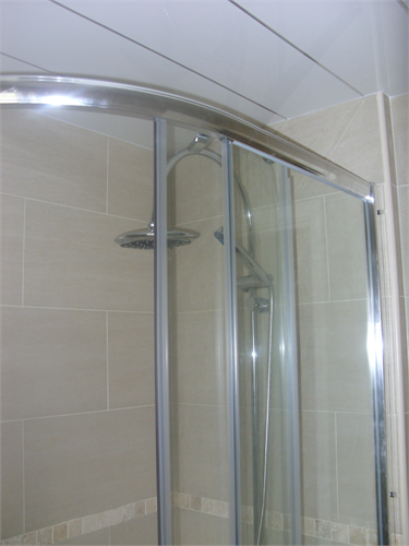 The shower cubical in Chrome finish
